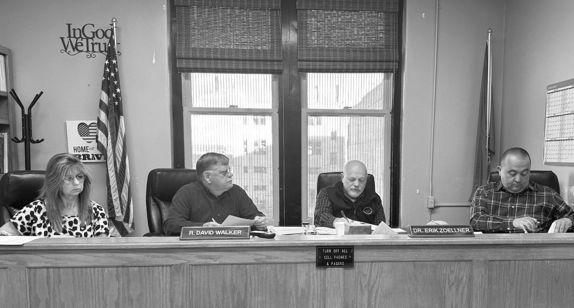 Commissioners discuss county zoning concerns